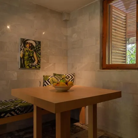 Villa Bella 2 - Triplex With Private Garden
