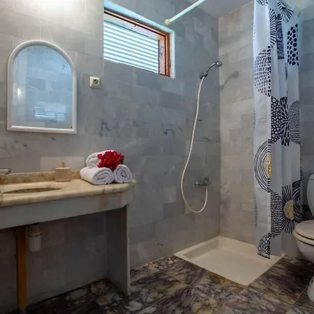 Villa Bella 2 - Triplex With Private Garden Belek
