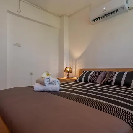 Bella 2 - Triplex With Private Garden Villa *