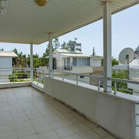 Bella 2 - Triplex With Private Garden