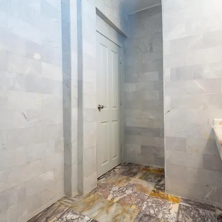 Villa Bella 2 - Triplex With Private Garden